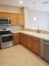 Building Photo - 3027 N Evergreen Cir