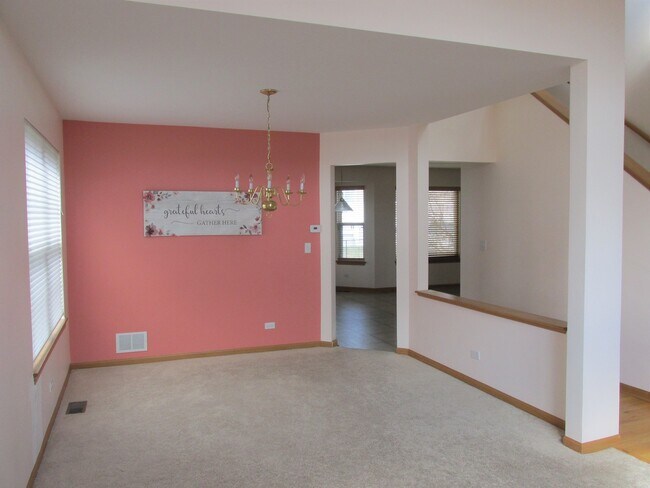 Building Photo - 10428 Scott Dr