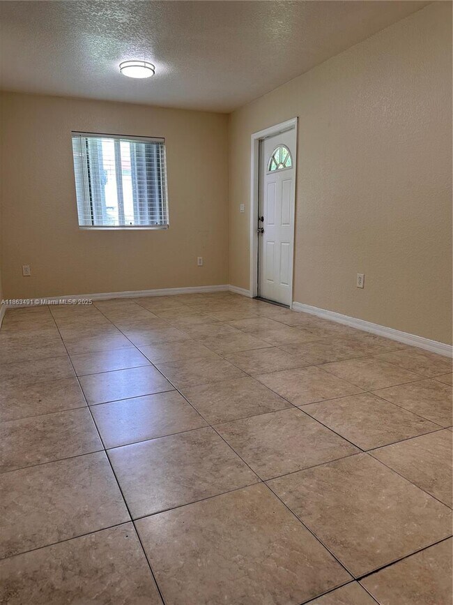 Foto del edificio - 1465 NW 59th St