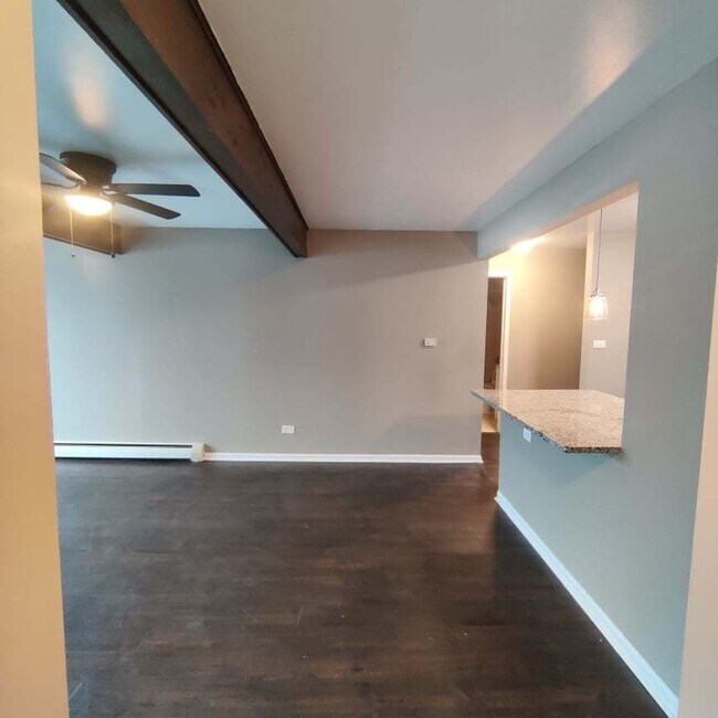 Foto del edificio - 5633 Edge Lake Dr