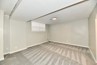 Building Photo - 5831 Suburban Dr