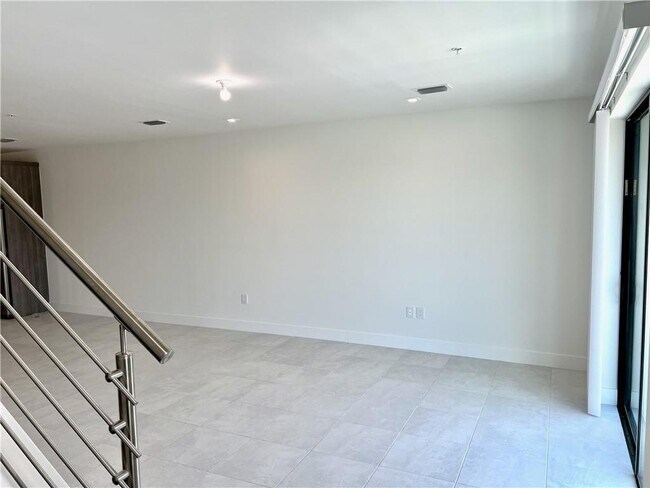 Foto del edificio - 559 NE 21st Ct