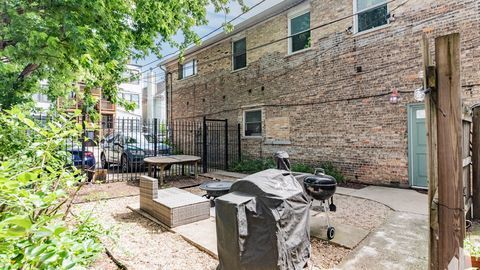 Foto del edificio - 1456 W Irving Park Rd