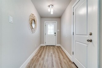 Building Photo - 2845 Oakdale St