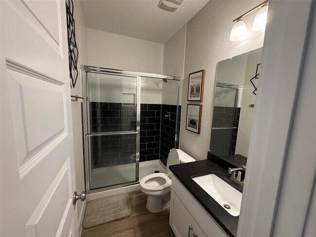 Building Photo - 813 Craven Hill Ln