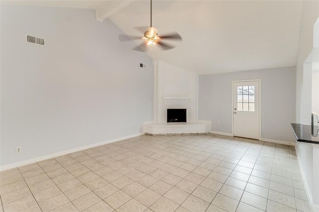 Building Photo - 2530 Long Reach Dr