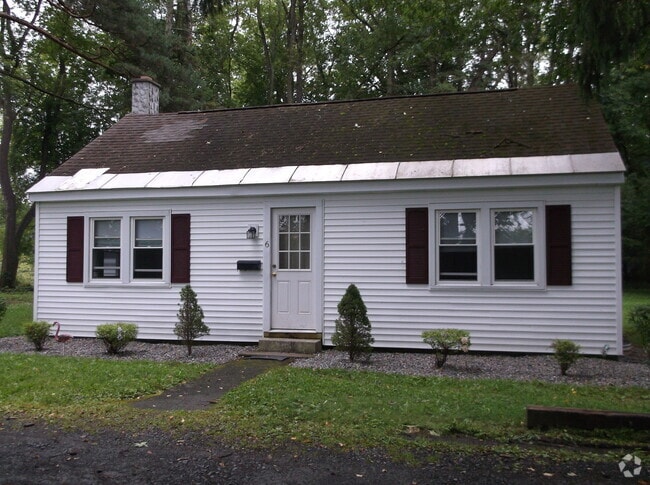 Building Photo - 6 Mohawk Acres