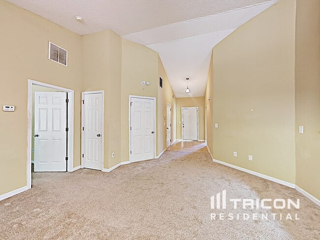 Building Photo - 6868 Merrywood Dr