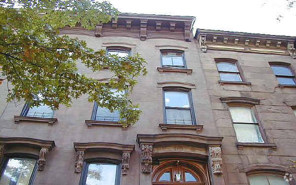 Primary Photo - 538 Pacific St