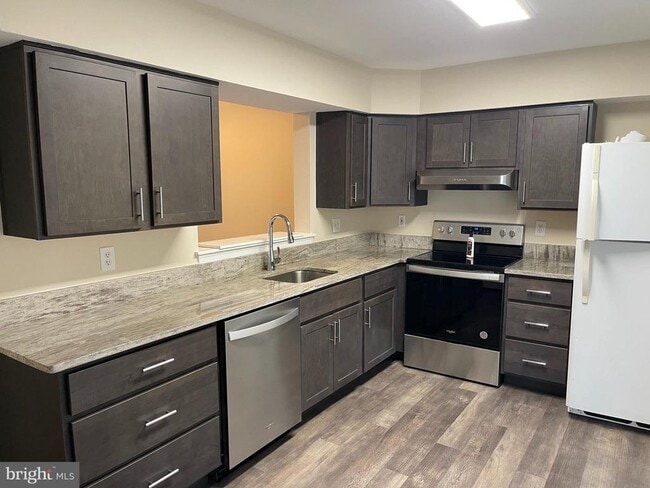 Building Photo - 1619 Howard Chapel Ct