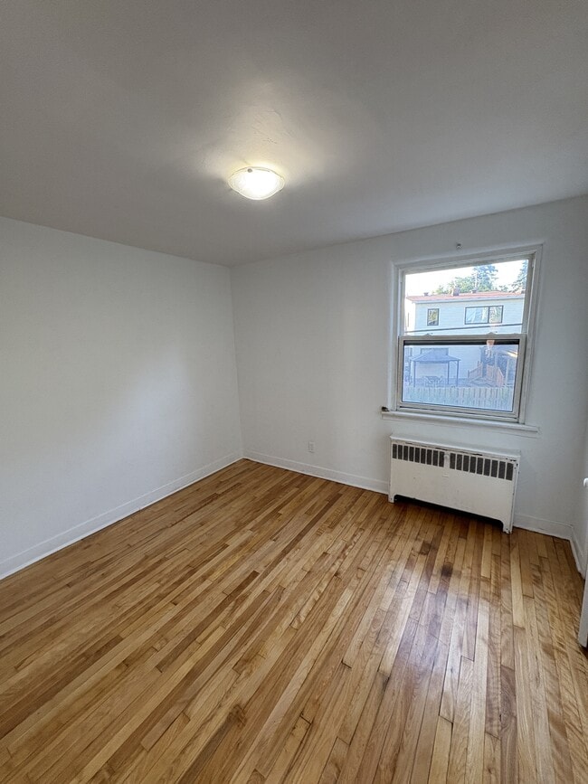 Building Photo - 277-277 Irene Crescent
