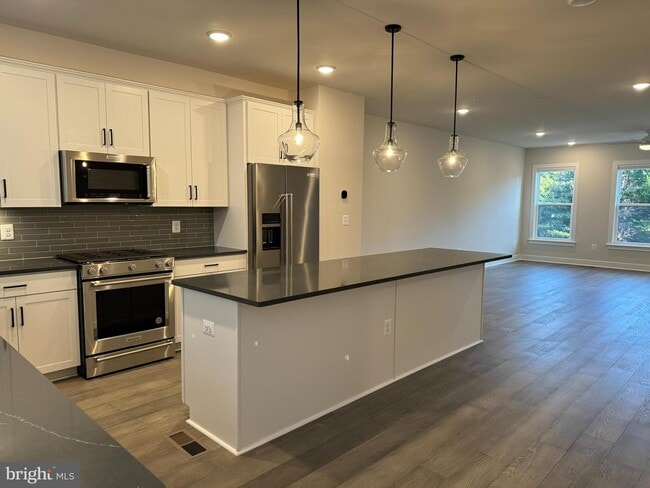Building Photo - 12756 Sunrise Valley Dr