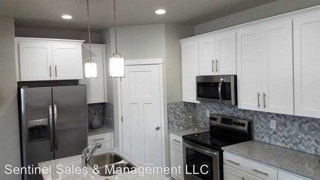Foto del edificio - 4 br, 3 bath House - 333 N. 725 E.