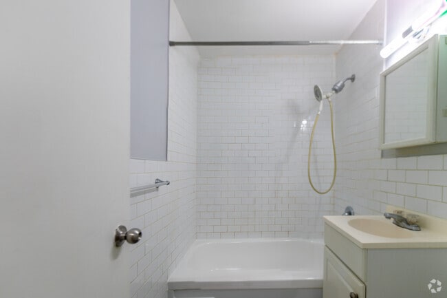 BACHELOR - Bathroom - 1 Springhurst Ave