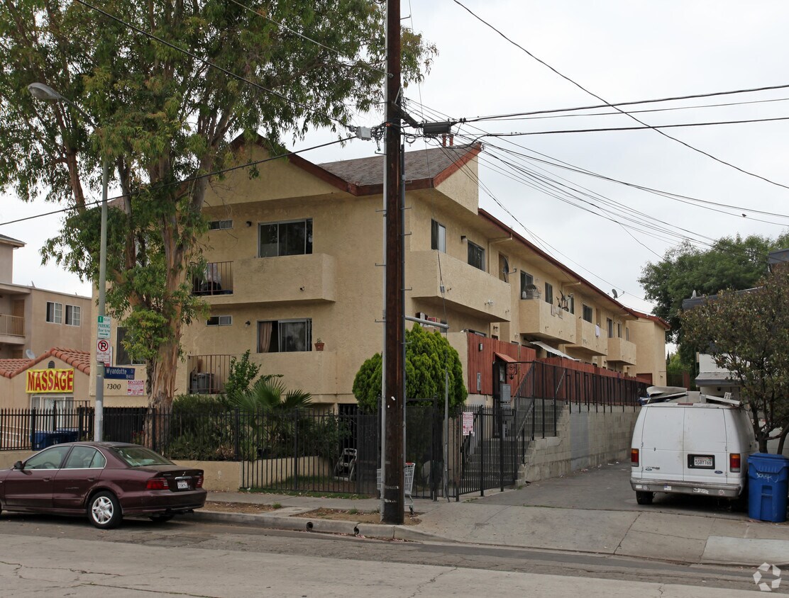 Primary Photo - 7300 Canby Ave