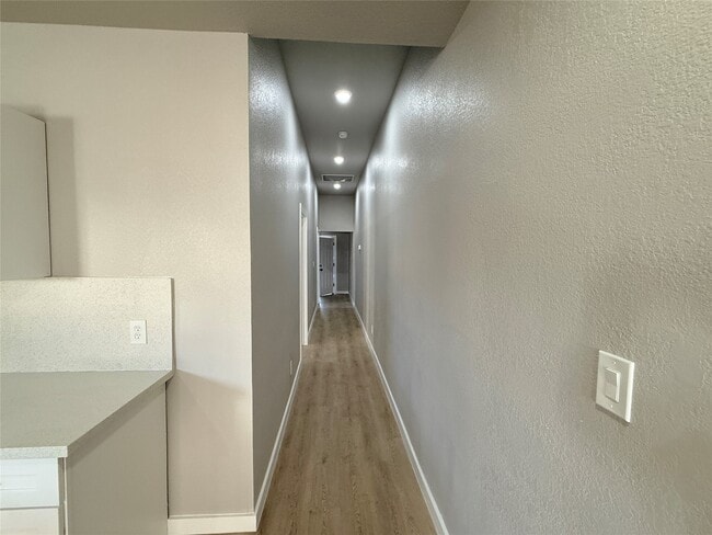 Building Photo - 2209 Gano St