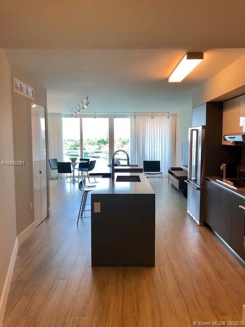 Foto del edificio - 9821 E Bay Harbor Dr