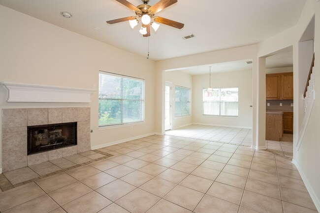 Building Photo - 1407 Hollow Branch Ln