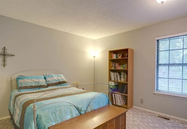 Building Photo - 2401 Sequoia Ct