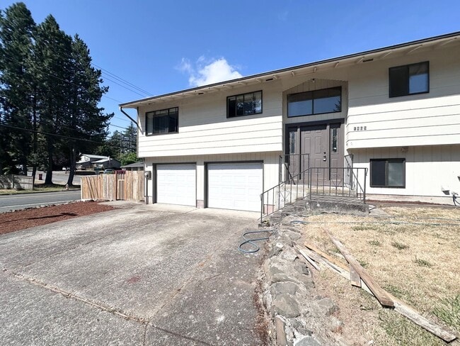 Foto del edificio - 4 Bed 3 Bath plus an Office Home in Kelly ...