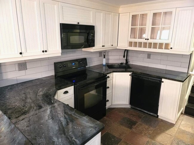 Building Photo - 3104 21st St W