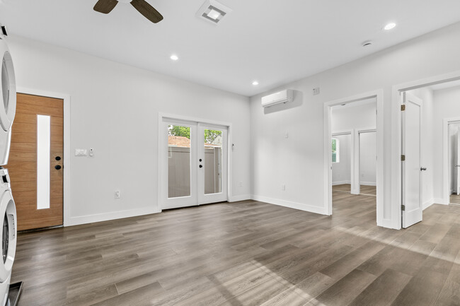 Building Photo - 6519 Coldwater Canyon Ave