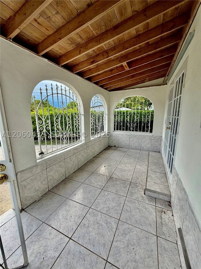 Building Photo - 6137 SW 20th St