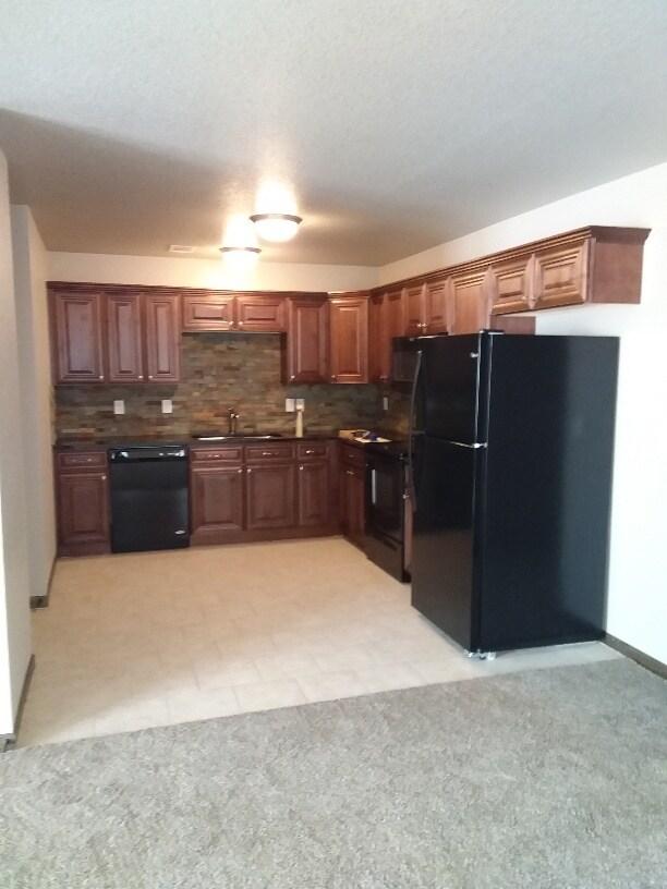 Foto del edificio - 135 SW Rose Garden Ln