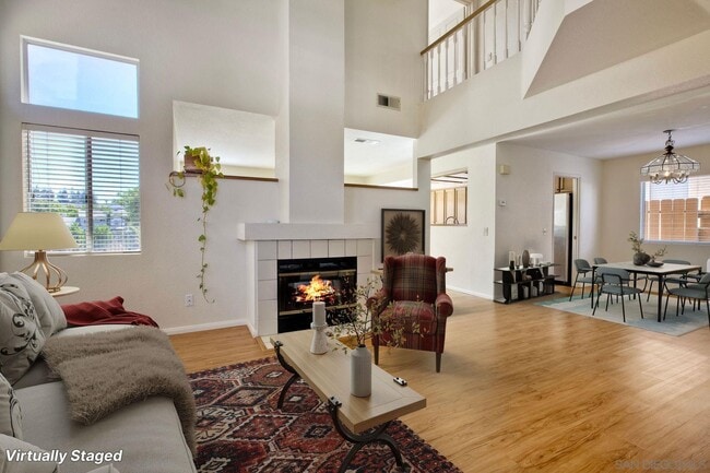 Foto del edificio - 14718 Carmel Ridge Rd