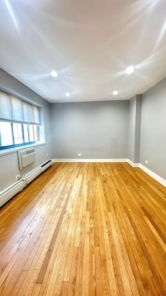 Foto del edificio - 6954 N Sheridan Rd