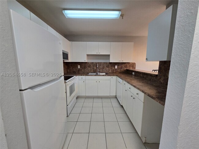 Foto del edificio - 1627 NW 18th St