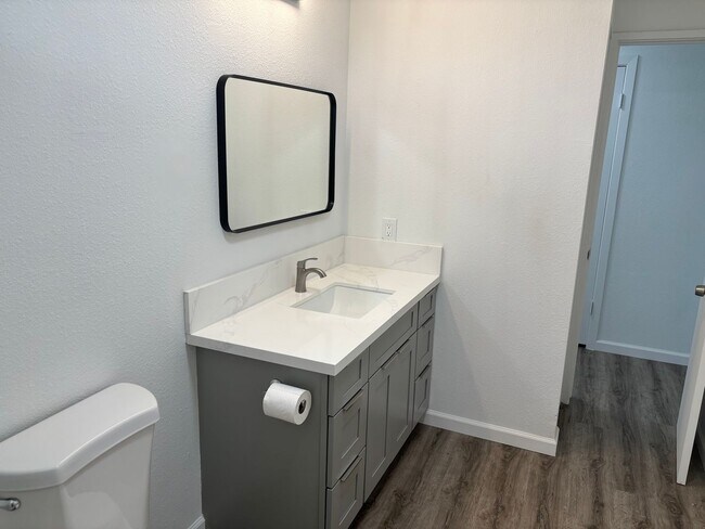 Foto del edificio - OAHU9366 - Keep all tenants MTM - Owner ma...