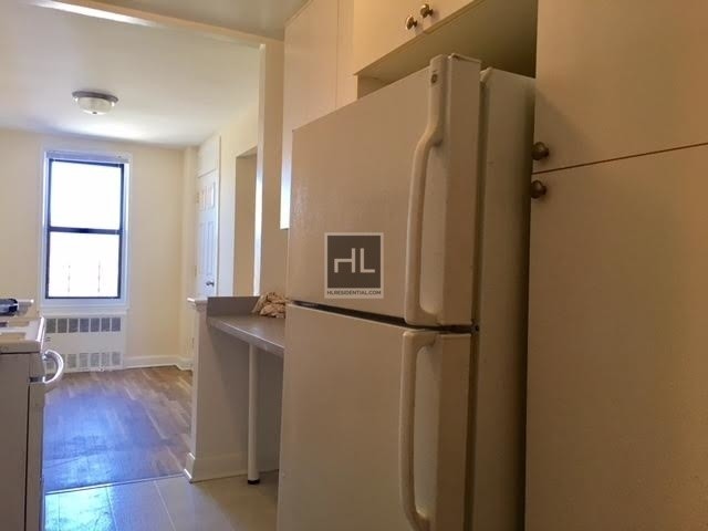 Building Photo - 2775 E 12th St