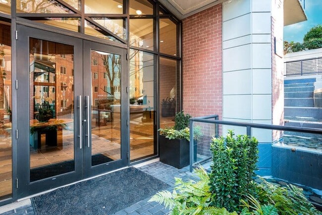 Building Photo - 1 bedroom in Seattle WA 98101