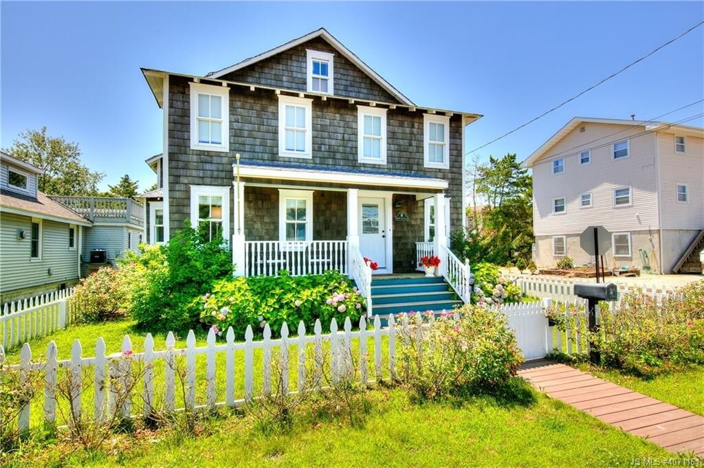 Foto principal - 254 W 21st St