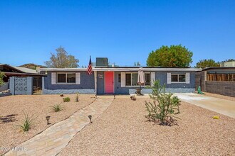 Building Photo - 1120 E Mission Ln