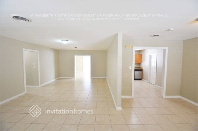 Building Photo - 458 NE 38th St