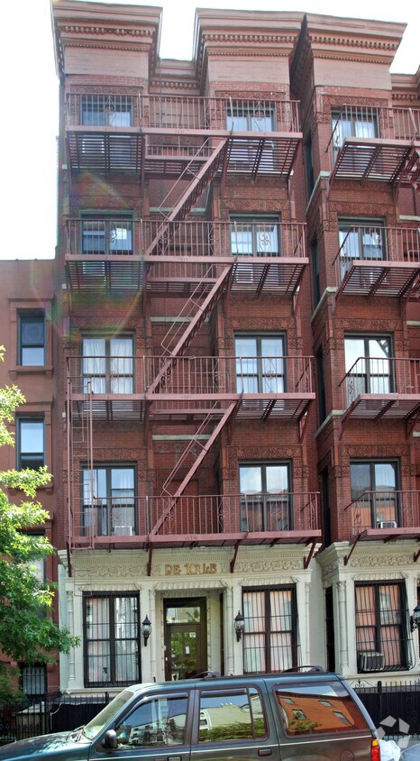 Foto del edificio - De Kalb