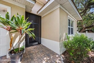 Building Photo - 121 Seminole Dr