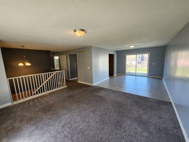 Building Photo - Beautiful 4 bed 2 bathroom house