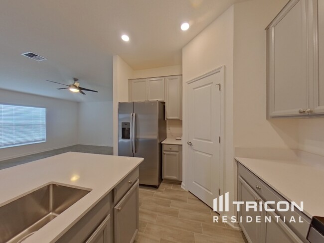 Building Photo - 34579 Shellback Street Leesburg FL