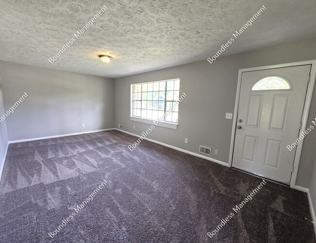 Building Photo - 8834 Homewood Dr