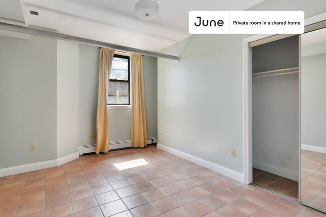 Foto del edificio - Room in Shared 5 bed/3 bath home