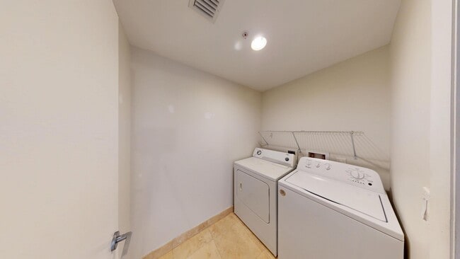 Foto del edificio - 550 Okeechobee Blvd