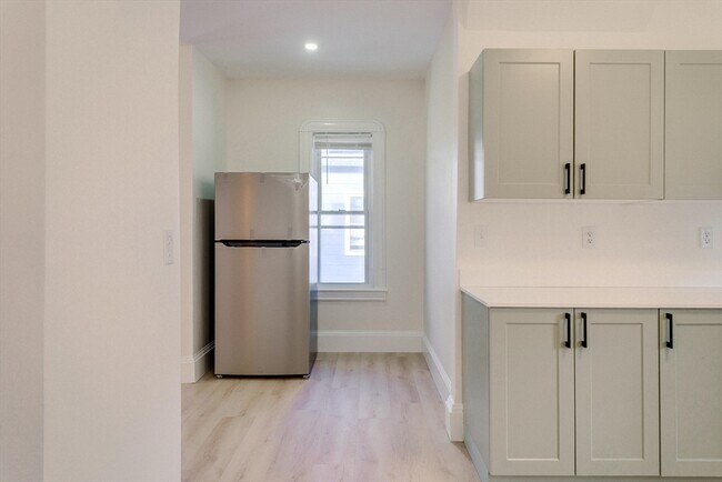 Foto del edificio - 31 Firglade Ave