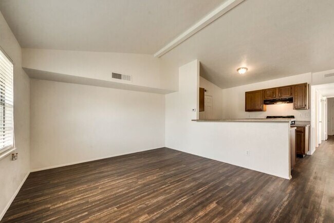Foto del edificio - 7201 Pineberry Rd