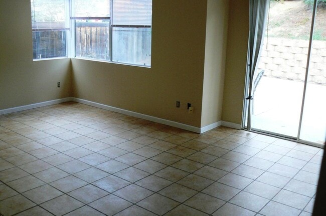 Building Photo - 25422 Lavender Cir