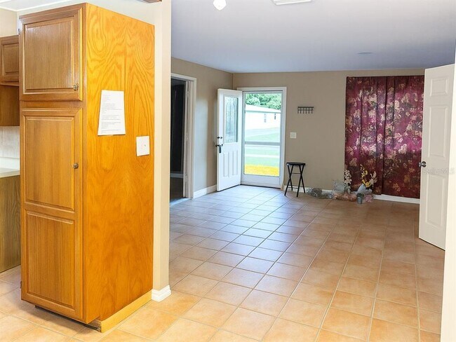 Foto del edificio - 4409 W Varn Ave