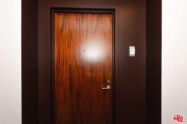 Foto del edificio - 1155 S Grand Ave