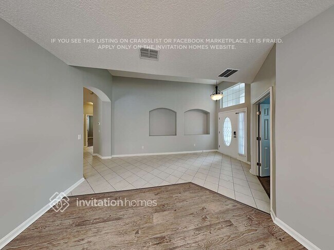 Foto del edificio - 14809 Falling Waters Dr